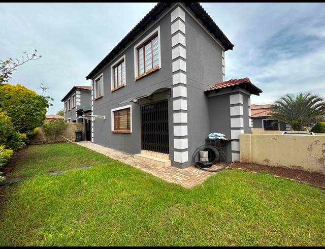 3 BEDROOM TOWNHOUSE FOR SALE IN THE REEDS
